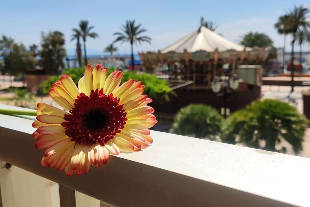 Fantástico apartamento en 1ª línea de playa Fuengirola Esterno foto